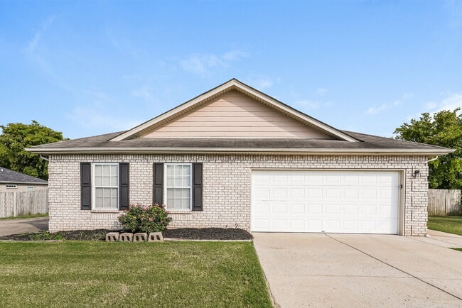 Building Photo - 574 Rose Cottage Cir