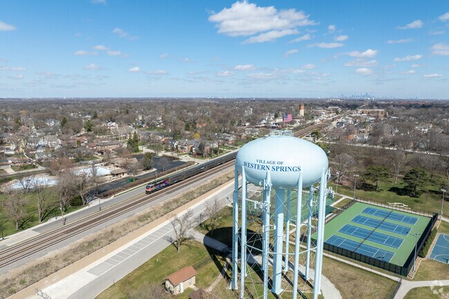 Western Springs is just a short drive or train ride from Chicago.