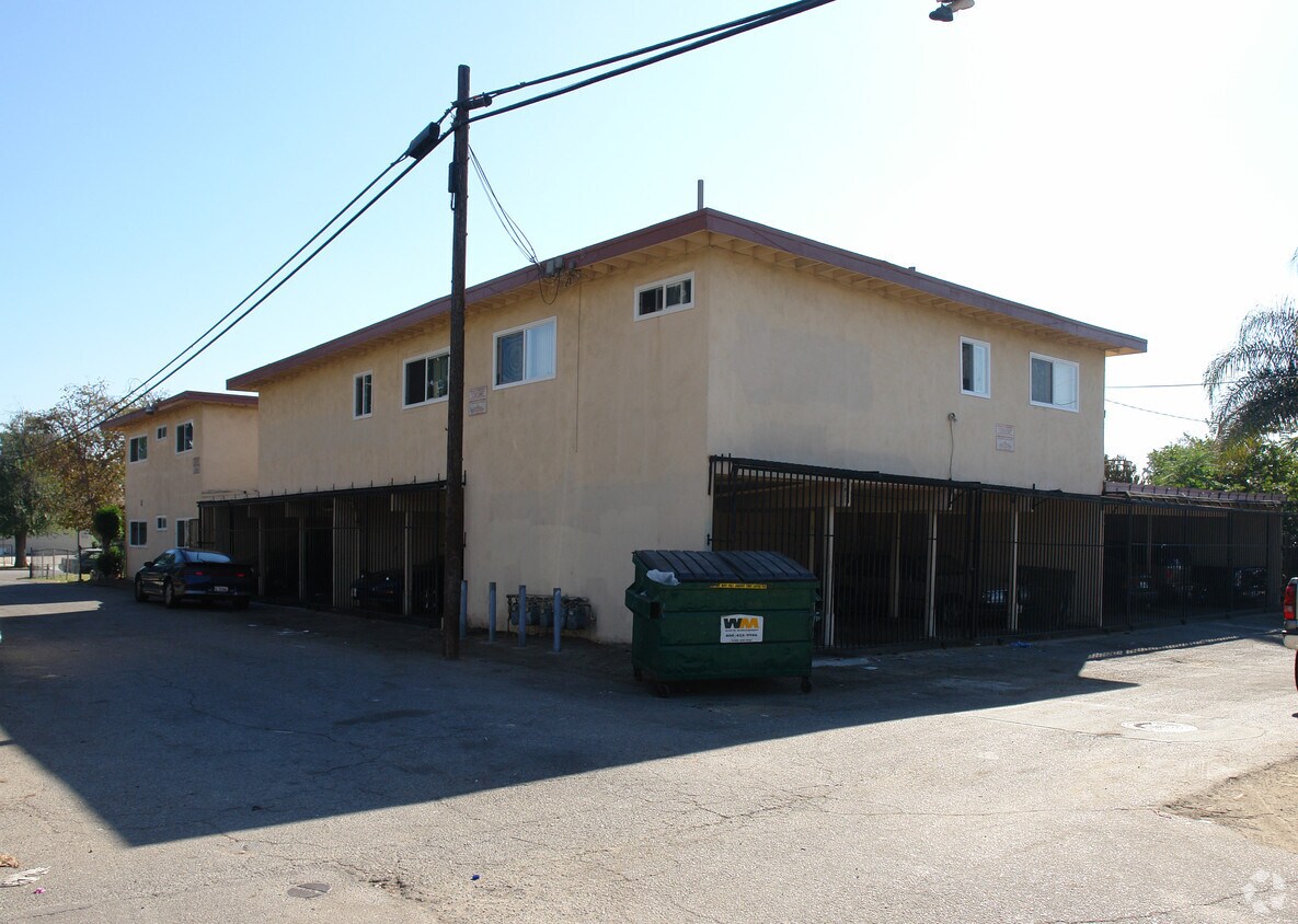 Foto del edificio - 12950 5th St