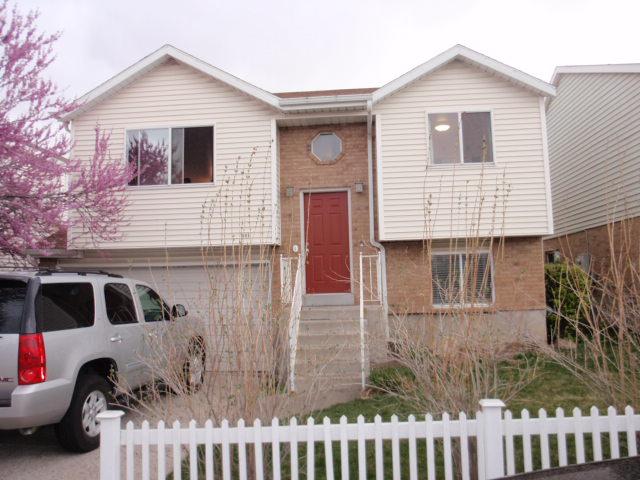 Primary Photo - 1665 W Crystal Ridge Dr