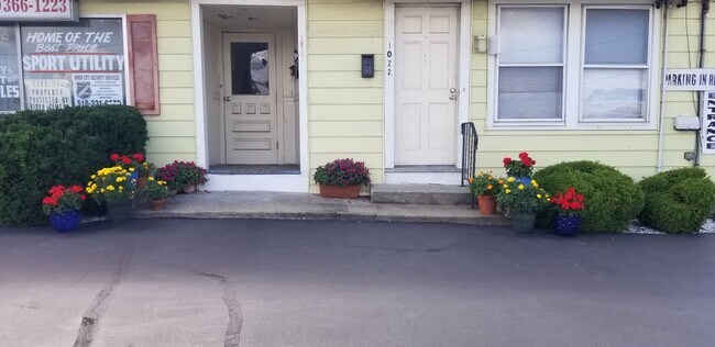 Foto del edificio - 1022 Central Ave