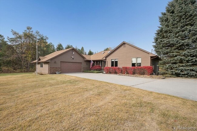 Building Photo - 7700 Trumble Rd