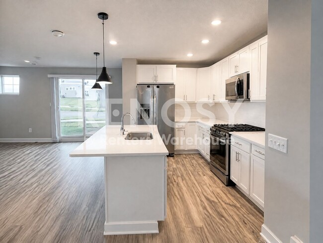 Building Photo - 10598 Weston Wy N