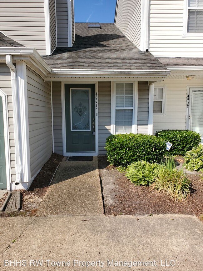 Foto del edificio - 3 br, 2.5 bath House - 4933 Kemps Lake Drive