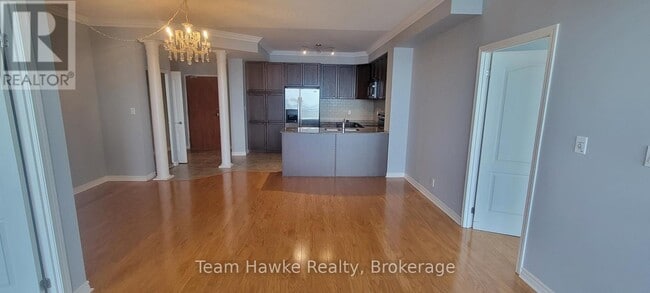 Photo du bâtiment - 699-699 Aberdeen Blvd