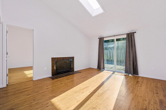 Foto del edificio - 708 126th Ave NE