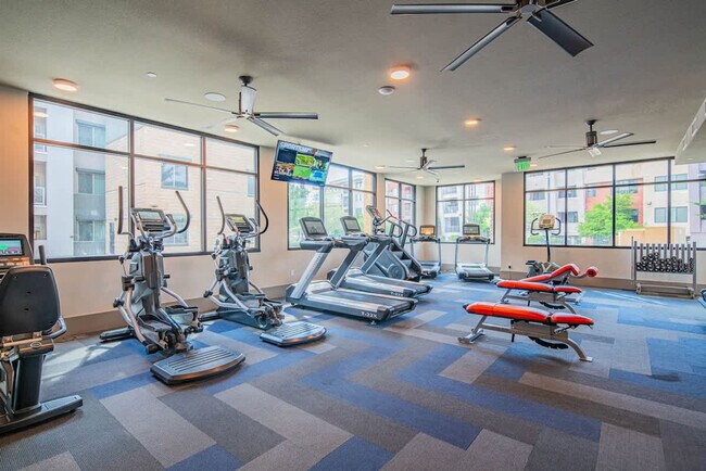 Foto del edificio - 15501 N Dial Blvd