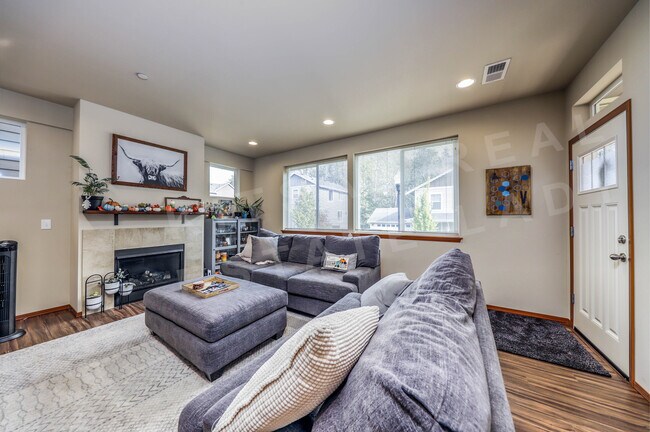 Building Photo - 2503 Filbert Ave