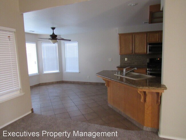 Foto del edificio - 3 br, 2 bath House - 757 Nighthawk Court