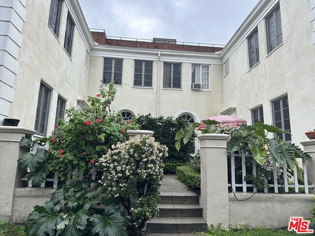 Foto del edificio - 5564 W 6th St