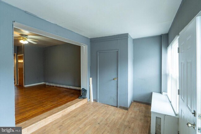 Foto del edificio - 5833 Warrington Ave