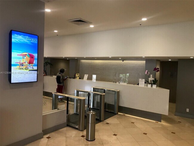 Foto del edificio - 100 Lincoln Rd