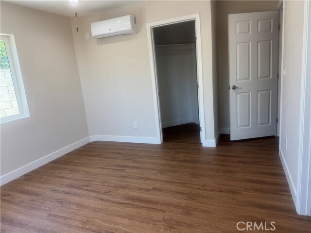 Foto del edificio - 7661 El Rovia Cir