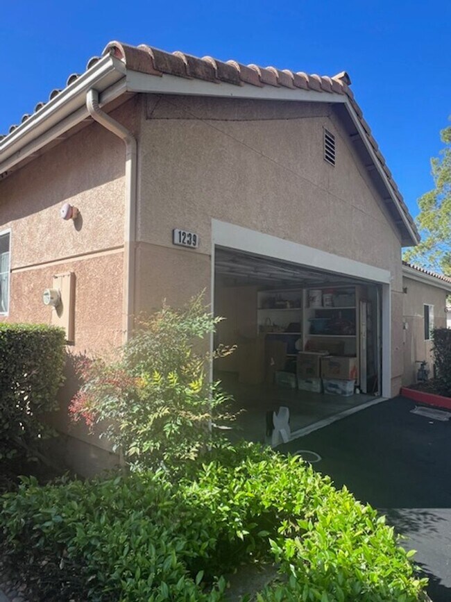 Building Photo - 1239 Chaparral Cir