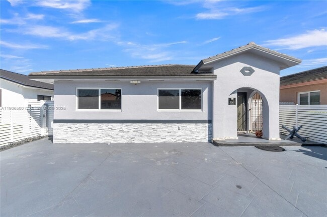 Foto del edificio - 3145 W 71st Pl