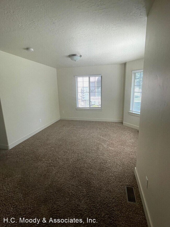 Building Photo - 4 br, 2.5 bath House - 895 Independence Ave.