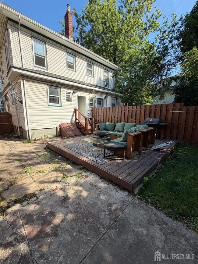 Building Photo - 1056 Hunterdon St