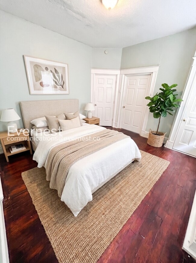 Building Photo - 2 Bed/1 Bath Unit 2F in St. Louis / Vouchers Accepted / Available Now!