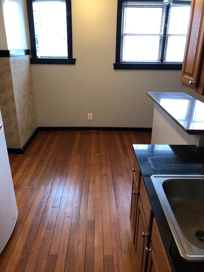 Foto del edificio - 5039 N Springfield Ave