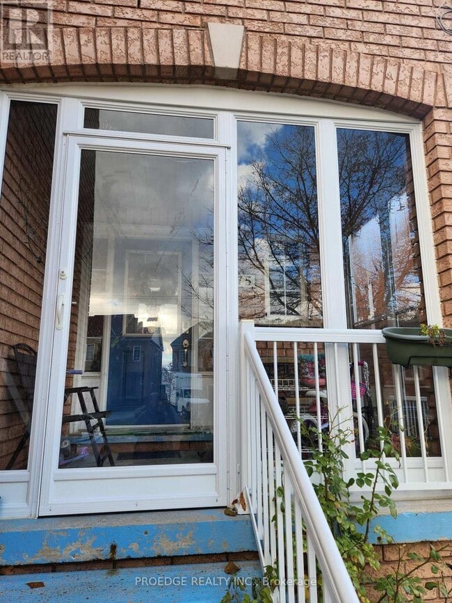 Photo du bâtiment - 75 Monaco Ct