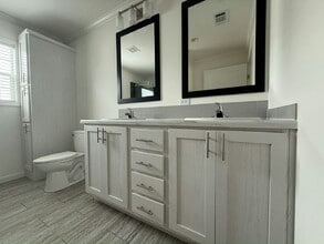 Building Photo - 3614 Vine Trl