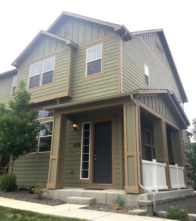 Building Photo - Start Your Summer off Right with Space in ...