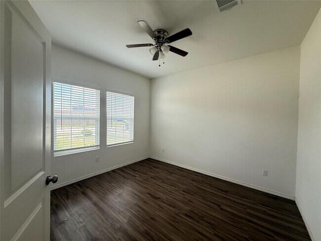 Foto del edificio - 1216 Blackhaw Ln