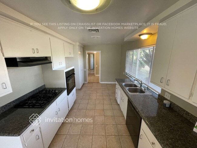 Building Photo - 5850 Geremander Ave
