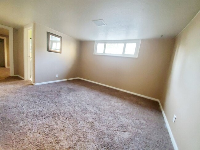 Building Photo - 388 N 300 E