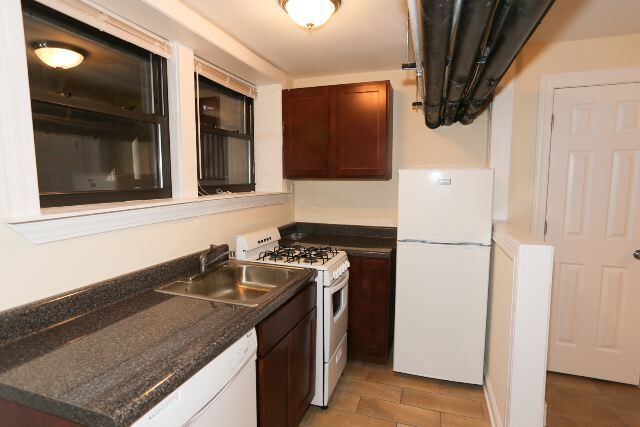 Foto del edificio - 4420 N Wolcott Ave