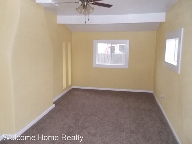 Building Photo - 3 br, 1 bath House - 8 Malpais Ave