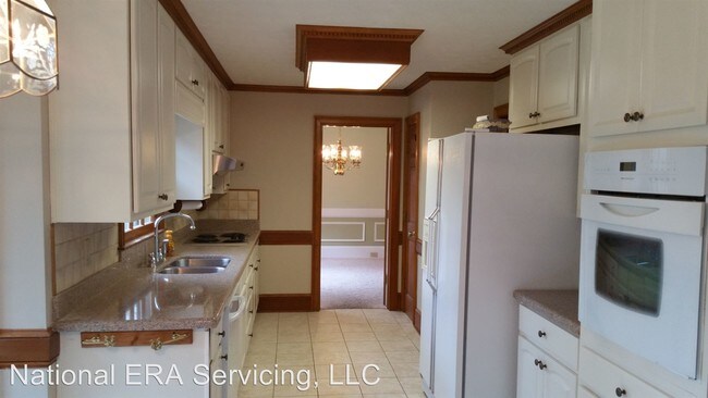Building Photo - 5 br, 3 bath House - 3250 Spain Rd