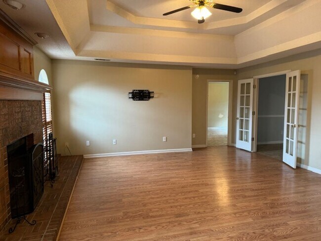 Building Photo - Beautiful 3 bed 2 bath brick home in Houst...