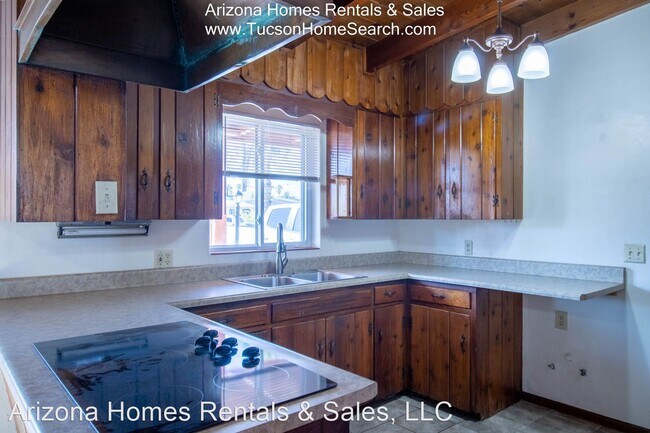 Foto del edificio - 3 br, 3 bath House - 6131 E 17th Street