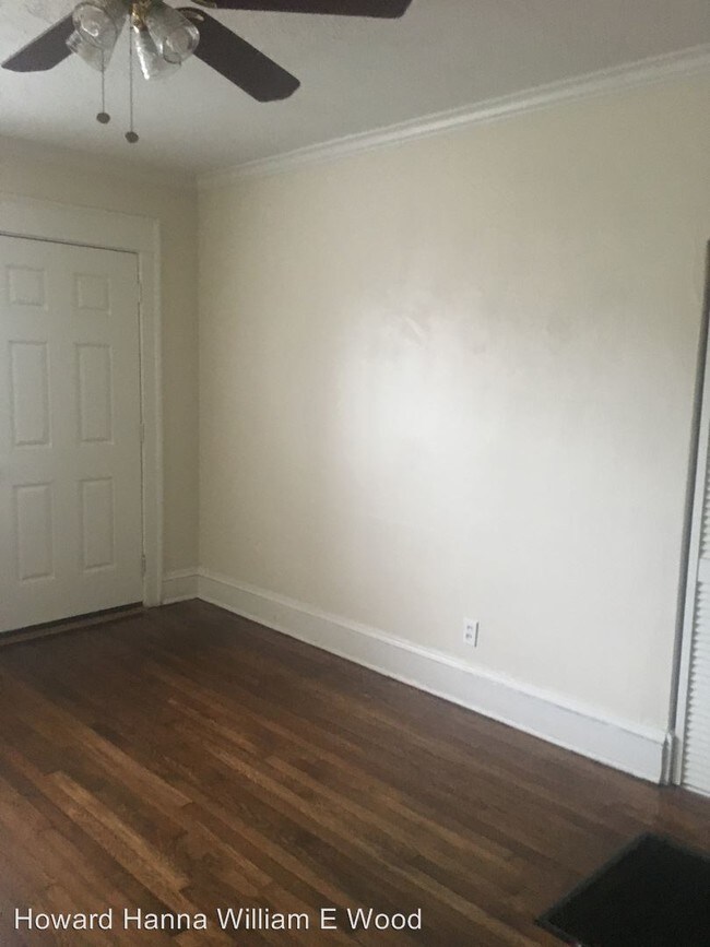 Building Photo - 1705 Fontainebleau Cres
