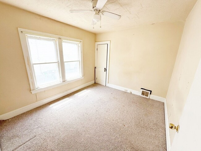 Foto del edificio - 4921 E 85th St
