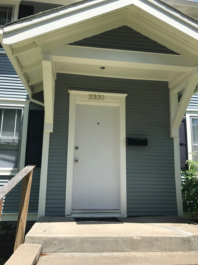 Building Photo - 5+BR House, Midtown, Corner Lot- Move In R...