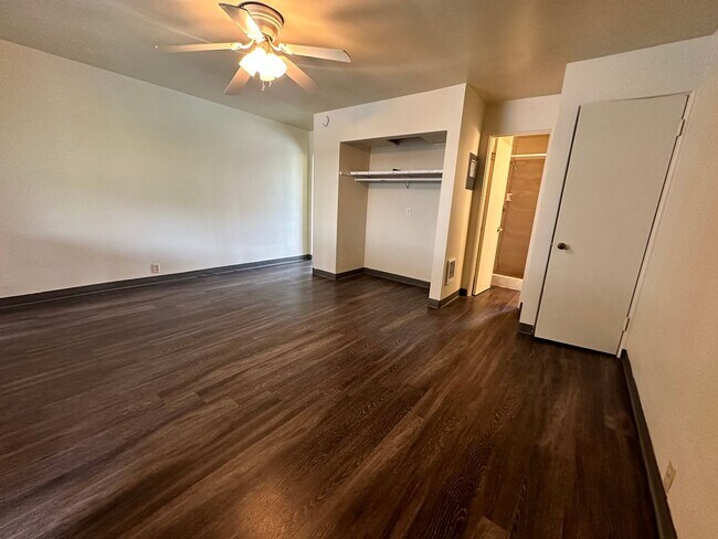 Foto del edificio - (DUP) - Studio Apartment! Great location, ...