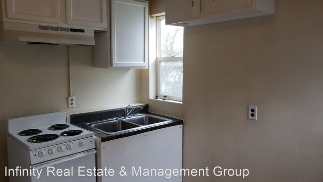 Building Photo - 606 2nd Ave NW