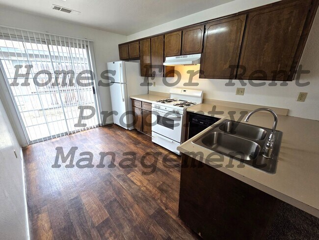 Foto del edificio - 361 Eastridge Cir