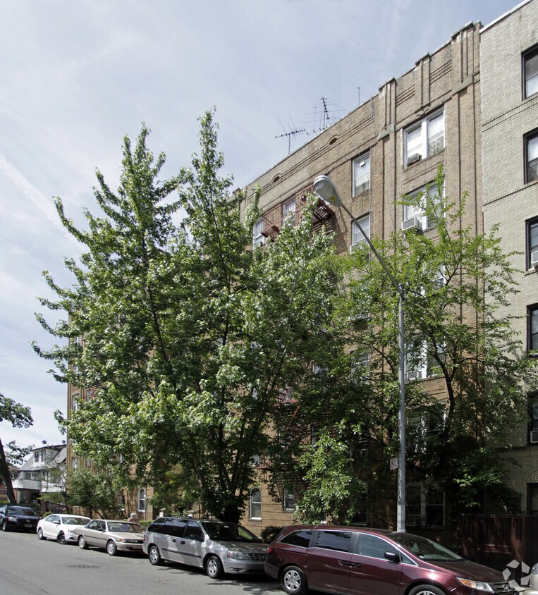 Building Photo - 1580 E 19th St