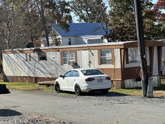 Photo - 7960 Reynolda Rd House