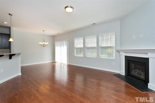 Foto del edificio - 3 Bedroom 2.5 Bathroom Townhome Home w/ Open Floorplan and a 2 car Garage in the heart of Morrisv...