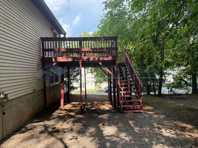 Foto del edificio - Cozy 4-Bed / 2-Bath Home with Main-Level Bedrooms, Large Backyard & Corner Lot , Near Shelley Lake