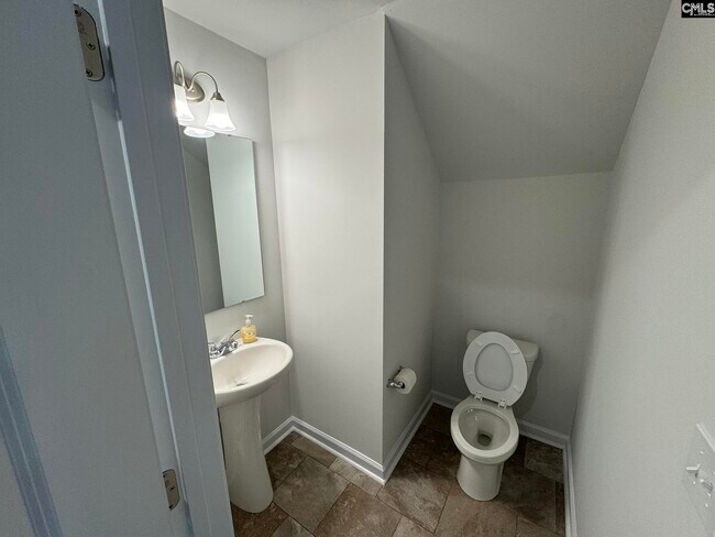 Foto del edificio - 811 Coburg Ln