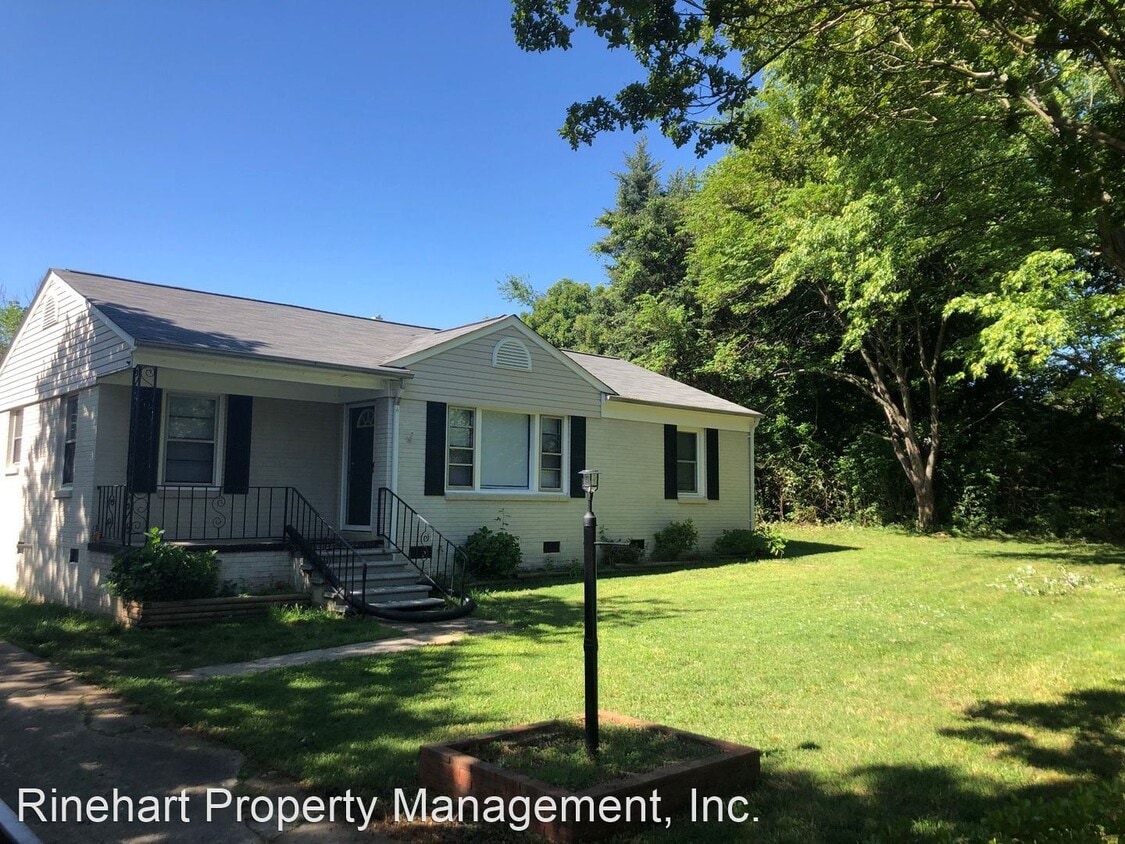 Primary Photo - 3 br, 1 bath House - 2215 Rosewood Drive