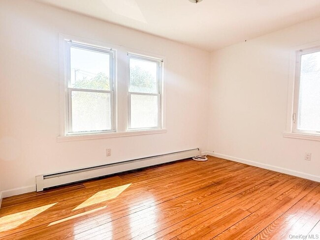 Building Photo - 122 Combs Ave