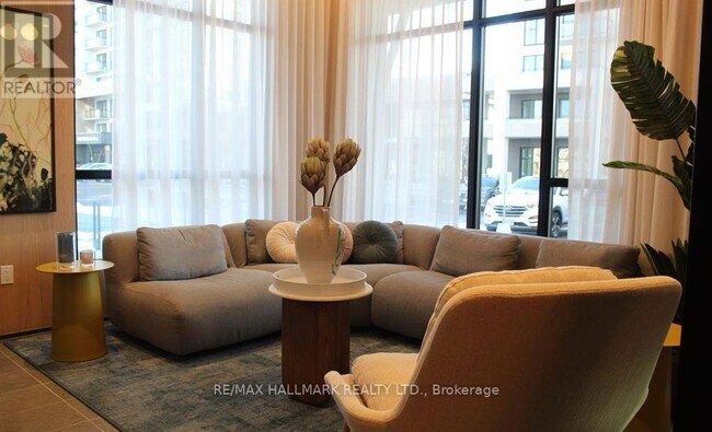 Building Photo - 720 Whitlock Ave