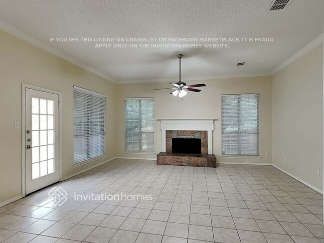 Building Photo - 8280 Edgewater Dr