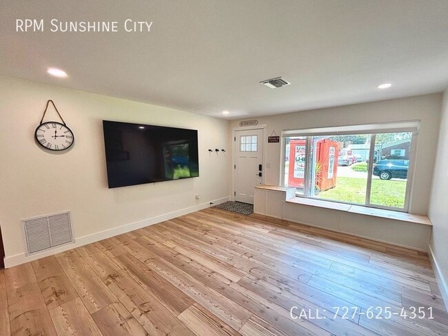 Building Photo - Newly Renovated Home: Modern Upgrades and ...